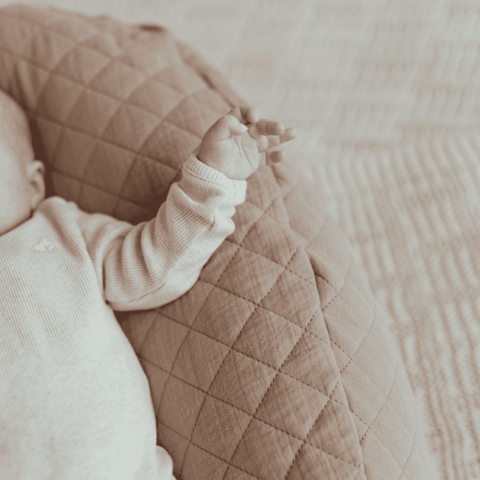 Relax cover for feeding pillow quilt | Taupe